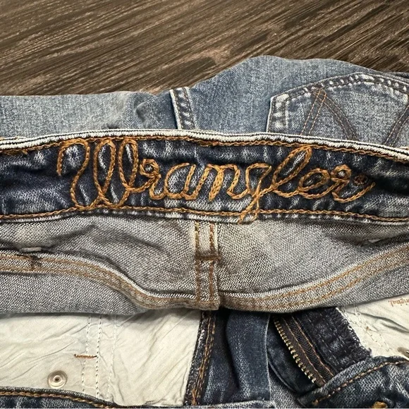 Wrangler Retro High Rise Flare Blue Jeans, Size 27 - Picture 6 of 12